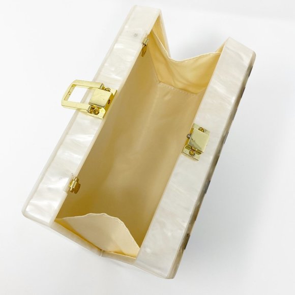 Acrylic Party Box in Shell - Picture 7 of 8